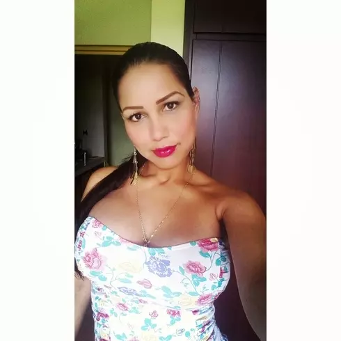Mujer de 38 busca hombre para hacer pareja en Medellin, Colombia