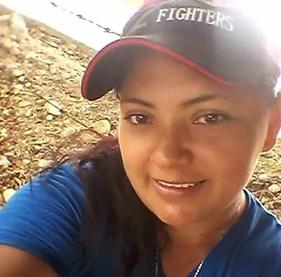 Mujer de 44 busca hombre para hacer pareja en Colombia