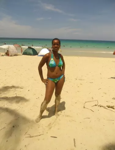 Mujer de 38 busca hombre para hacer pareja en La Habana, Cuba