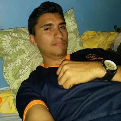 Chico de 31 busca chica para hacer pareja en Caracas, Venezuela