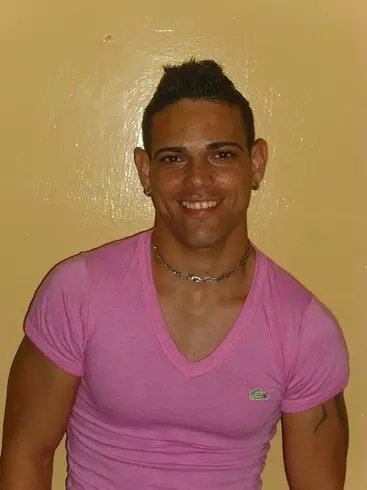 Chico de 35 busca chica para hacer pareja en Habana, Cuba