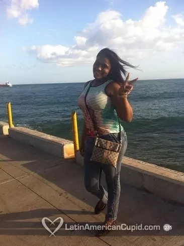 Chica de 29 busca chico para hacer pareja en Santo Domingo, República Dominicana