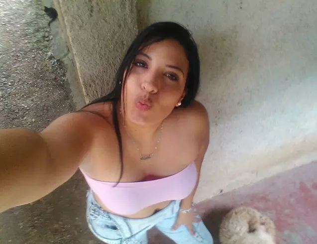 Chica de 35 busca chico para hacer pareja en Caracas, Venezuela