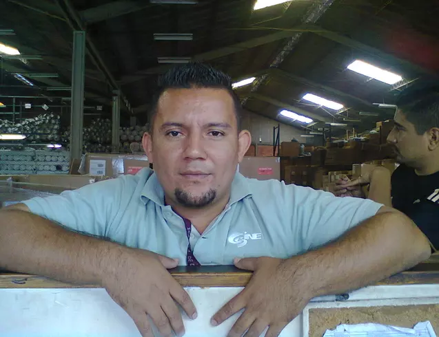 Hombre de 41 busca mujer para hacer pareja en San salvador, Salvador