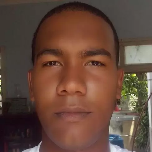 Chico de 30 busca chica para hacer pareja en Cuba