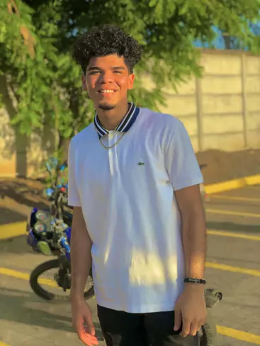 Chico de 21 busca chica para hacer pareja en Managua, Nicaragua