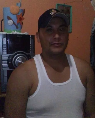 Hombre de 43 busca mujer para hacer pareja en Caracas, Venezuela