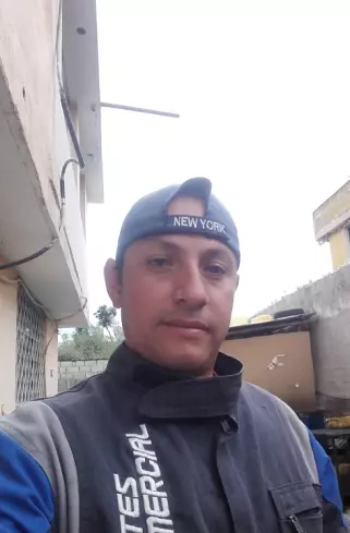 Hombre de 41 busca mujer para hacer pareja en Quito, Ecuador