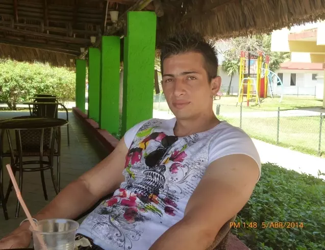 Hombre de 36 busca mujer para hacer pareja en Cardenas, Cuba