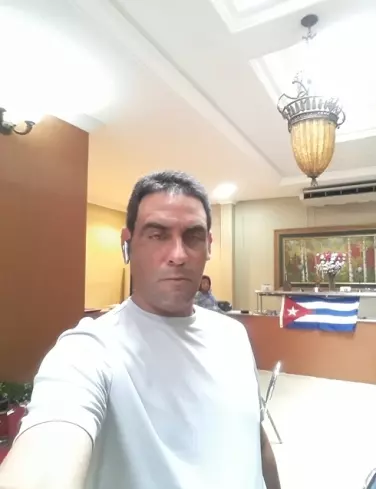 Hombre de 43 busca mujer para hacer pareja en La Habana, Cuba