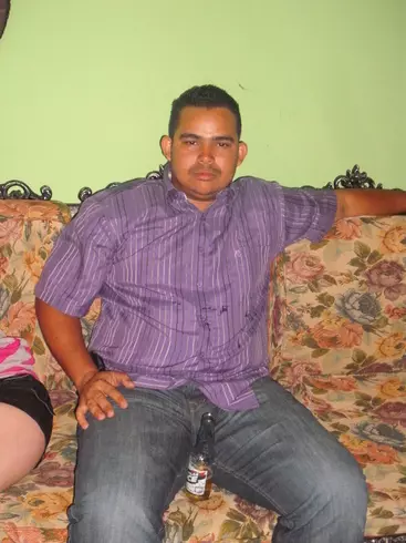 Hombre de 37 busca mujer para hacer pareja en Caracas, Venezuela