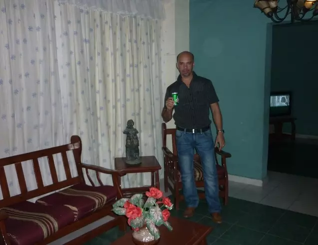 Hombre de 44 busca mujer para hacer pareja en La Habana, Cuba