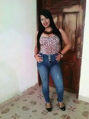 Chica de 31 busca chico para hacer pareja en Caracas, Venezuela