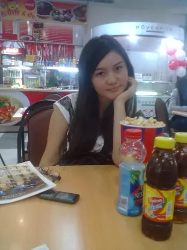 Chica de 30 busca chico para hacer pareja en Kazajstán