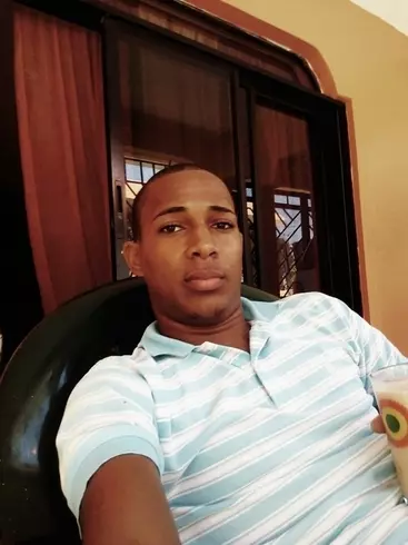 Chico de 26 busca chica para hacer pareja en Santo Domingo, República Dominicana