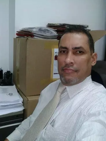 Hombre de 55 busca mujer para hacer pareja en Caracas, Venezuela