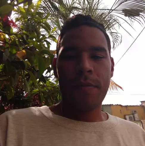 Chico de 29 busca chica para hacer pareja en Guacara, Venezuela