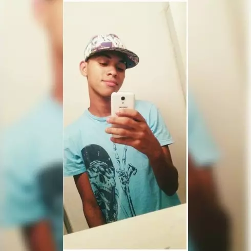 Chico de 26 busca chica para hacer pareja en Caracas, Venezuela