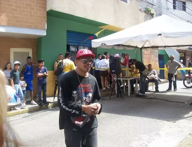 Hombre de 40 busca mujer para hacer pareja en Caracas, Venezuela