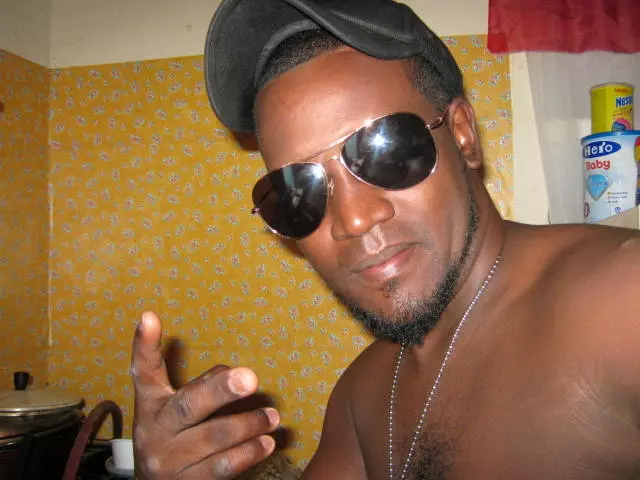 Chico de 35 busca chica para hacer pareja en Santo Domingo, República Dominicana