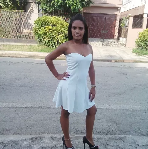 Mujer de 38 busca hombre para hacer pareja en La habana, Cuba