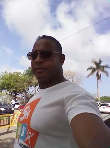Hombre de 52 busca mujer para hacer pareja en Santo Domingo, República Dominicana