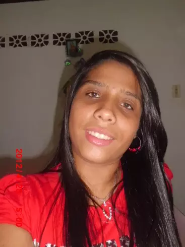 Chica de 28 busca chico para hacer pareja en Caracas, Venezuela