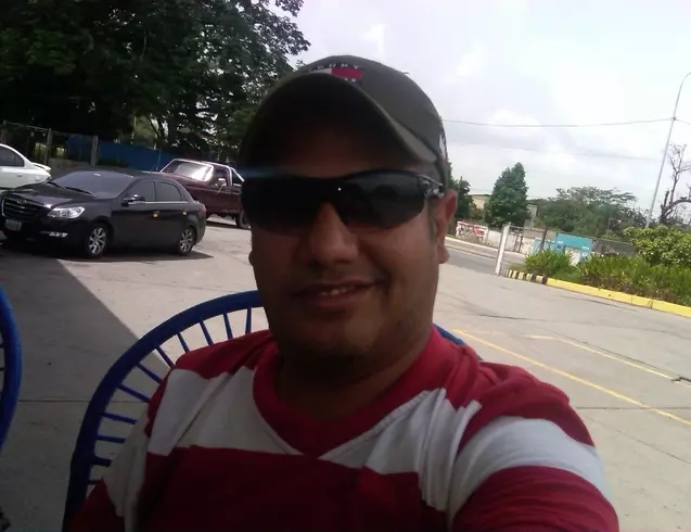Hombre de 42 busca mujer para hacer pareja en Caracas, Venezuela