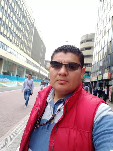 Hombre de 41 busca mujer para hacer pareja en Bogota, Colombia
