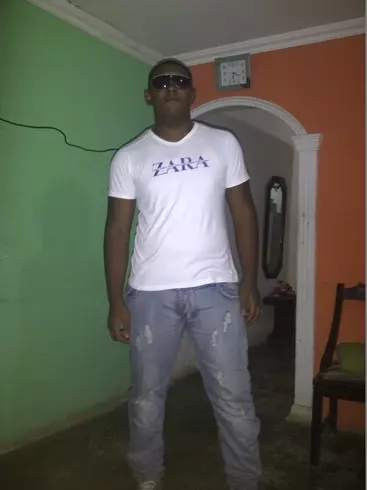 Chico de 31 busca chica para hacer pareja en Caracas, Venezuela