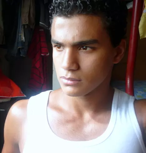 Chico de 34 busca chica para hacer pareja en Caracas, Venezuela