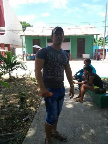 Hombre de 39 busca mujer para hacer pareja en Holguin, Cuba