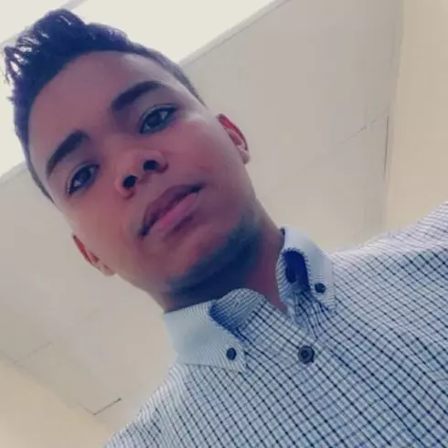 Chico de 27 busca chica para hacer pareja en Santo Domingo, República Dominicana