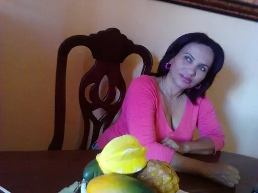 Mujer de 57 busca hombre para hacer pareja en Barahona, República Dominicana