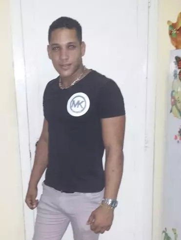 Chico de 35 busca chica para hacer pareja en La Habana, Cuba