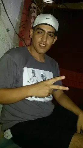 Chico de 35 busca chica para hacer pareja en Caracas, Venezuela