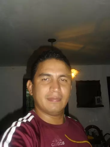 Hombre de 50 busca mujer para hacer pareja en Caracas, Venezuela