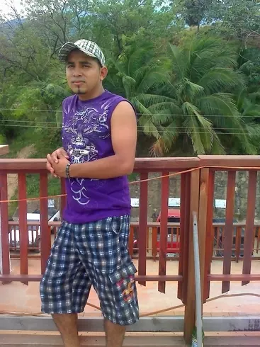 Chico de 35 busca chica para hacer pareja en Tocoa, Colón, Honduras