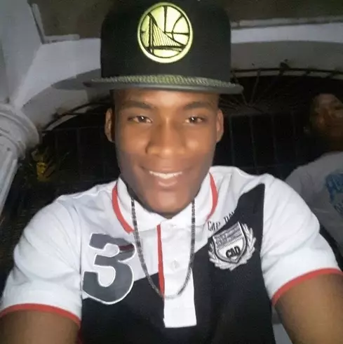 Chico de 25 busca chica para hacer pareja en Santo Domingo, República Dominicana