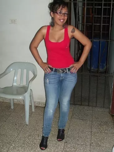 Mujer de 42 busca hombre para hacer pareja en Santo Domingo, República Dominicana