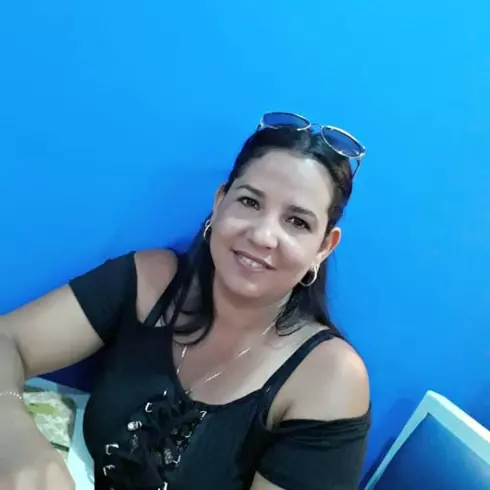 Mujer de 44 busca hombre para hacer pareja en Cuba
