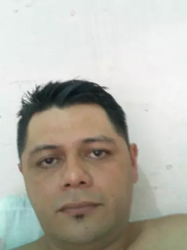 Hombre de 45 busca mujer para hacer pareja en Caracas, Venezuela