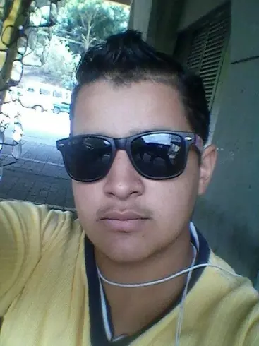 Chico de 26 busca chica para hacer pareja en Caracas, Venezuela