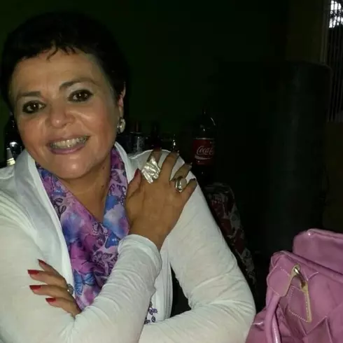 Mujer de 60 busca hombre para hacer pareja en Honduras