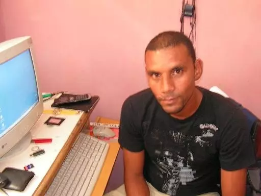 Hombre de 47 busca mujer para hacer pareja en SANTIAGO DE CUBA, Cuba