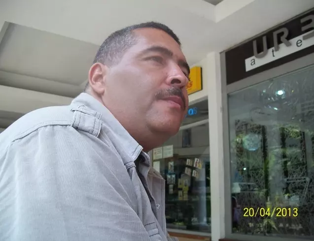 Hombre de 53 busca mujer para hacer pareja en Caracas, Venezuela