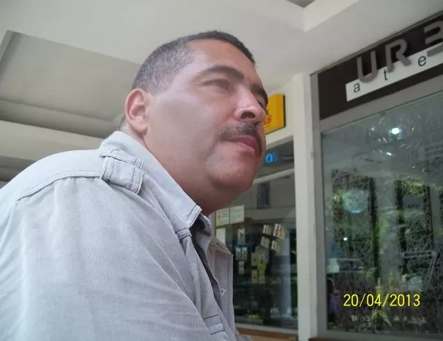 Hombre de 54 busca mujer para hacer pareja en Caracas, Venezuela