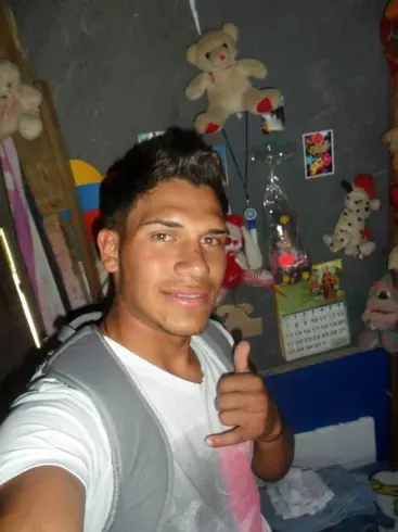 Chico de 32 busca chica para hacer pareja en Caracas, Venezuela