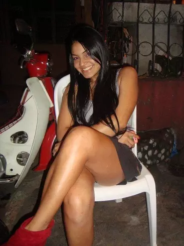Chica de 30 busca chico para hacer pareja en Medellín, Colombia
