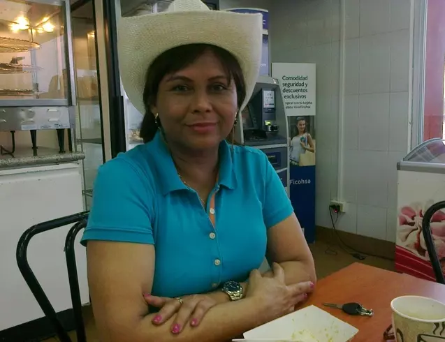 Mujer de 61 busca hombre para hacer pareja en San Pedro Sula, Honduras
